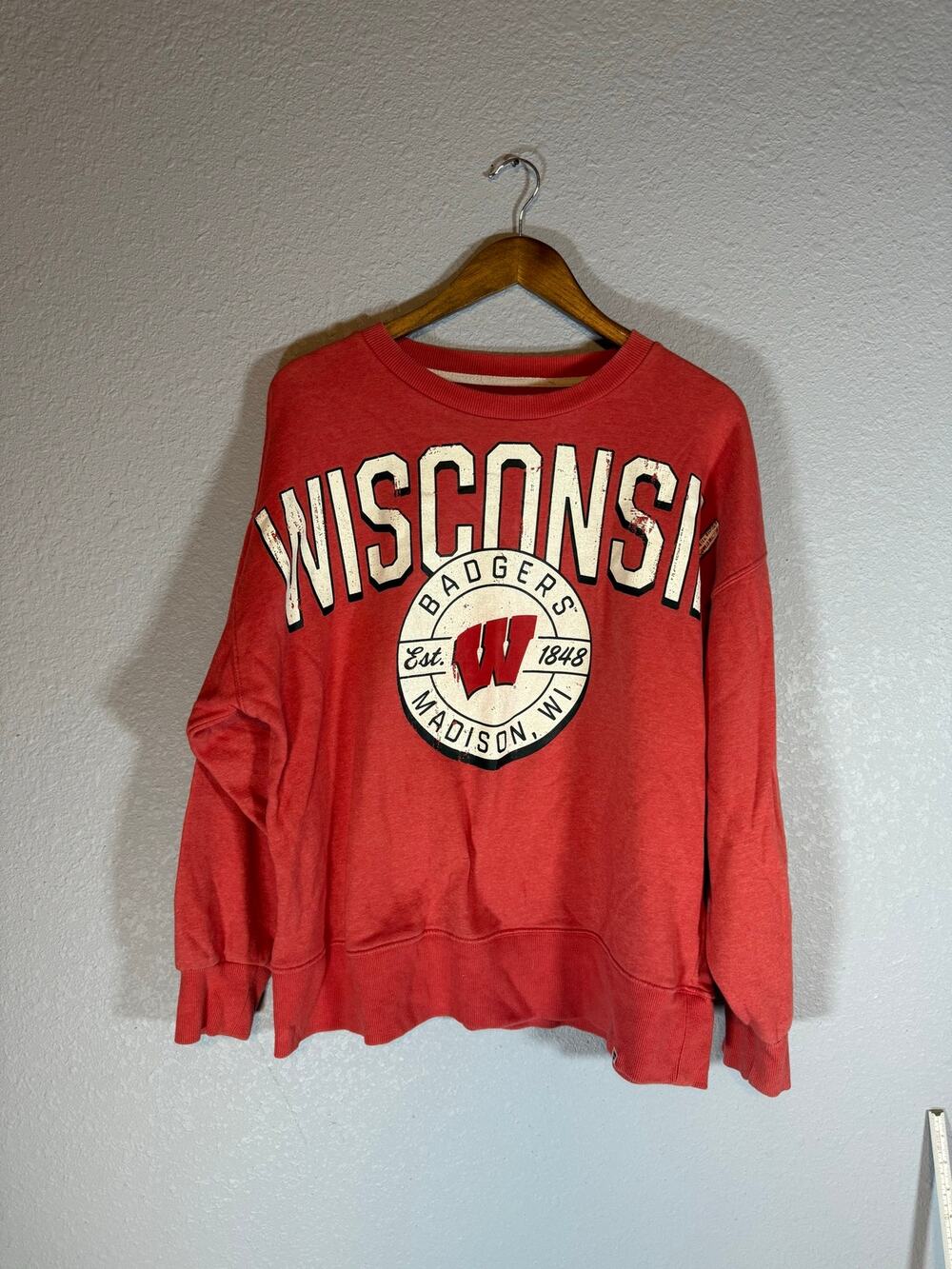 Fanatics Wisconsin Badgers Women’s XL Red Crewneck Sweatshirt